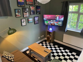 Cosy Flat near Centre with Parking